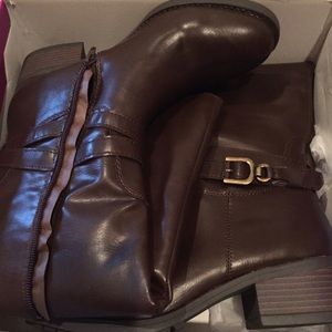 Riding boots