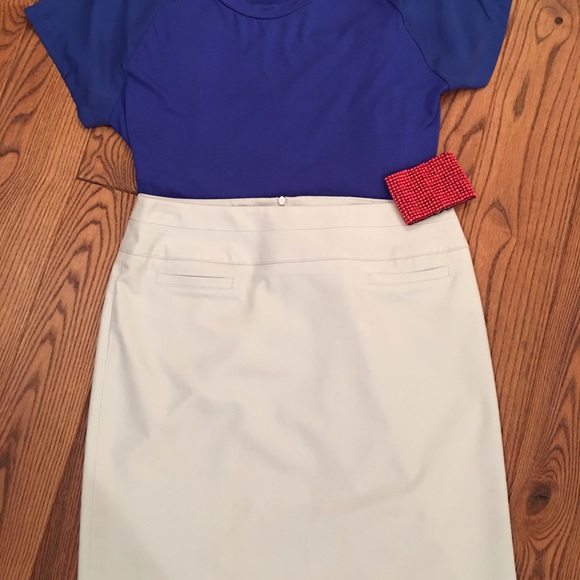 🎈🎈REDUCED🛍🛍Stone knee length skirt