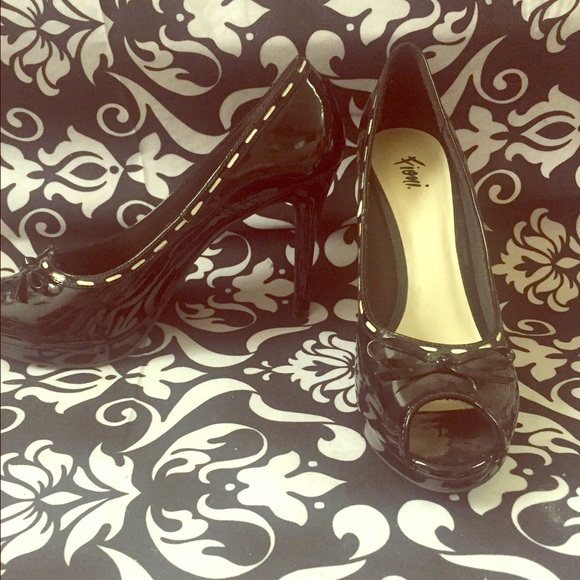 Black and white peep toe heels