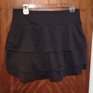 Athleta dark gray short skirt workout bottom