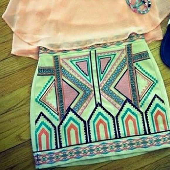 NEW Two Piece - Picture 2 of 2