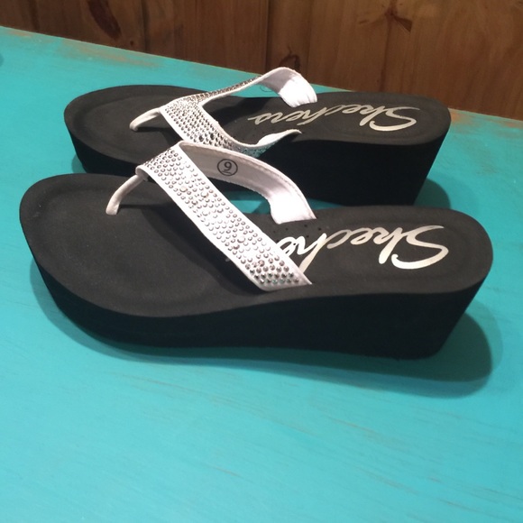 Skechers white and silver sandals