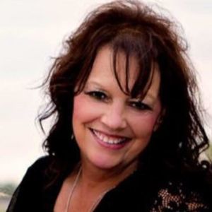 Meet your Posher, Paula