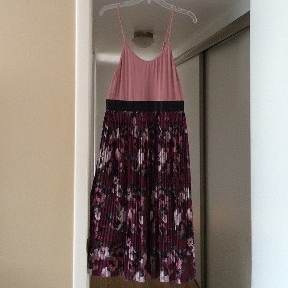Beautiful Sundress with Floral Pleats!
