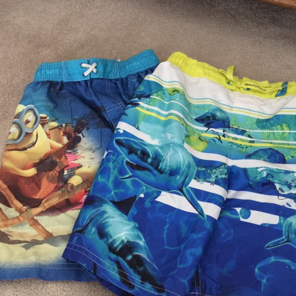 ❌sold❌Boys bundled bathing suits minion/ sharks
