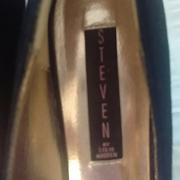 Steven By STEVE madden suede peep toe wedges 7M - Picture 3 of 4