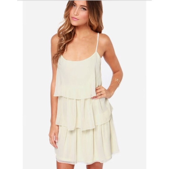 Lulus Dresses & Skirts - Flowy tiered chiffon dress