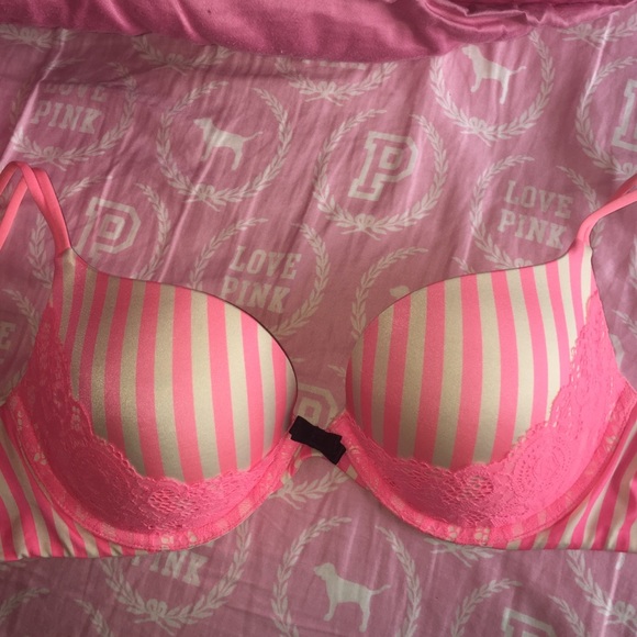 Victoria's Secret Very Sexy push up bra - 36C