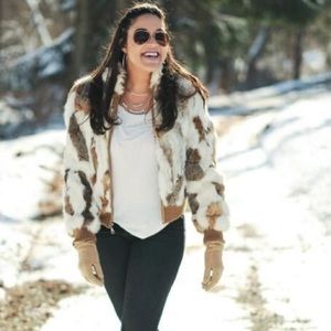 Wilsons Leather Jackets & Coats - ๐ฐ Rabbit Fur Wilson's Leather Bomber Jacket ๐ฐ Wilsons Leather Jackets & Coats - ๐ฐ Rabbit Fur Wilson's Leather Bomber Jacket ๐ฐ