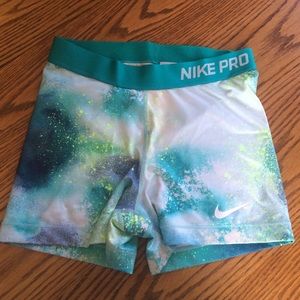 Nike pro shorts ✨MAKE AN OFFER✨