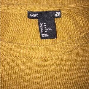Mustard yellow H&M basic sweater!