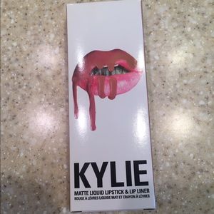LAST CHANCE💥💥Kylie Lip Kit in Candy K!