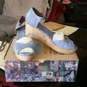 **SALE**Tom's wedges