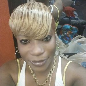 Meet your Posher, Sharon