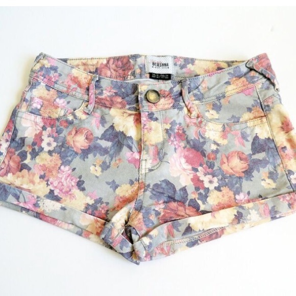 Floral Print Shorts - Picture 2 of 4