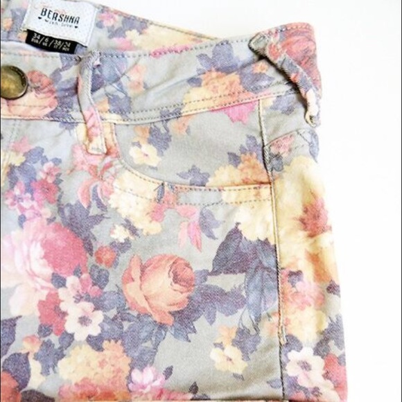 Floral Print Shorts - Picture 4 of 4