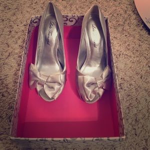 LuLu Townsend Pumps 7W