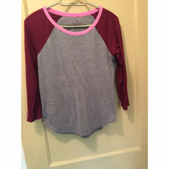 American Eagle top! 💕