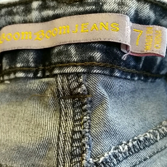 BOOM BOOM 💥 SHORTS - Picture 4 of 4