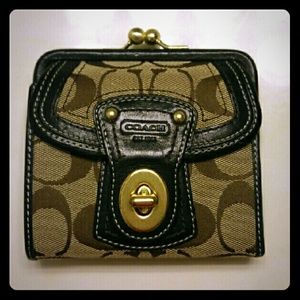 Signature COACH Wallet