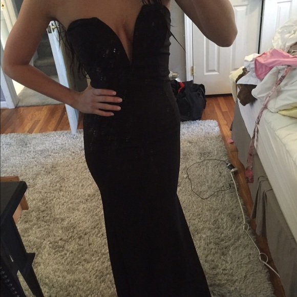 Dresses & Skirts - Low plunge ball gown  prom/wedding