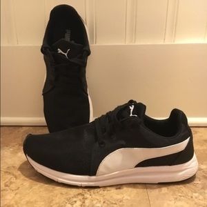 Women's light Puma Sneakers