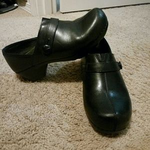 Black danskos with cute button detail