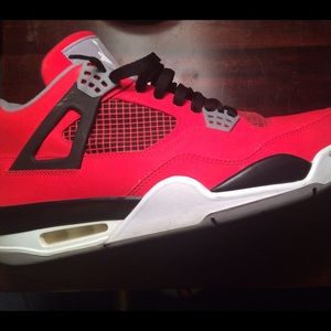 Jordan Retro 4 "toro bravo"