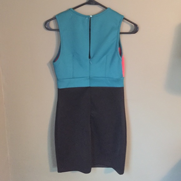 Lola color-block dress with mesh detail-worn once - Picture 2 of 4