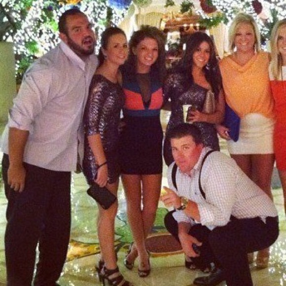 Lola color-block dress with mesh detail-worn once - Picture 4 of 4