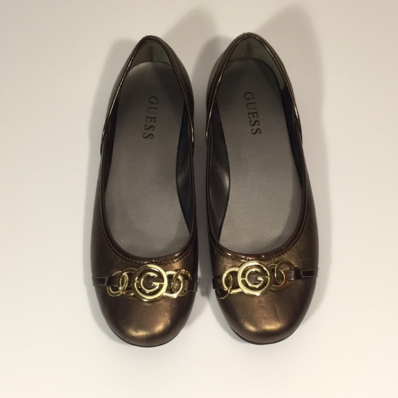 Guess Flats