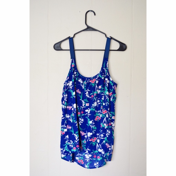 Pixley floral top size medium