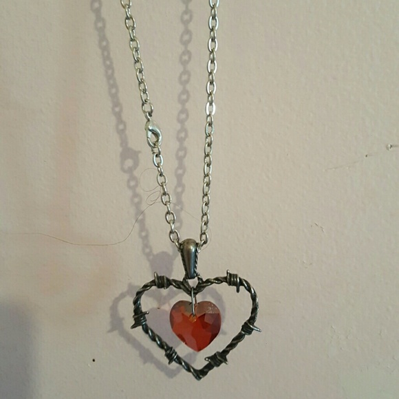 Heart necklace barb wire