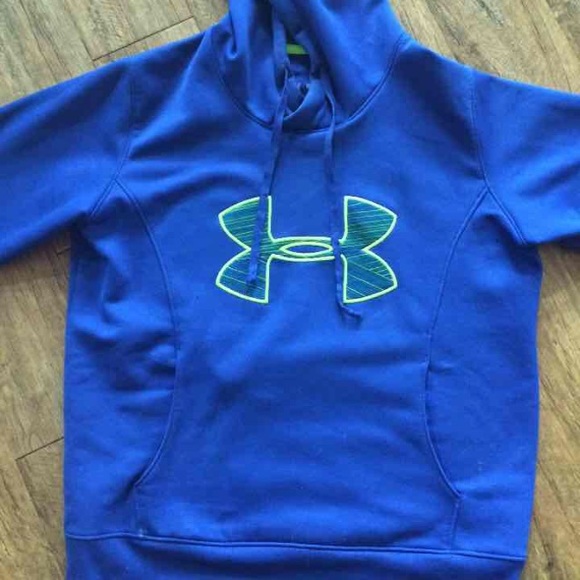 Under armour sweatshirt