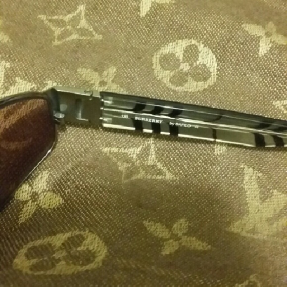 Buberry Sunglases main image 4