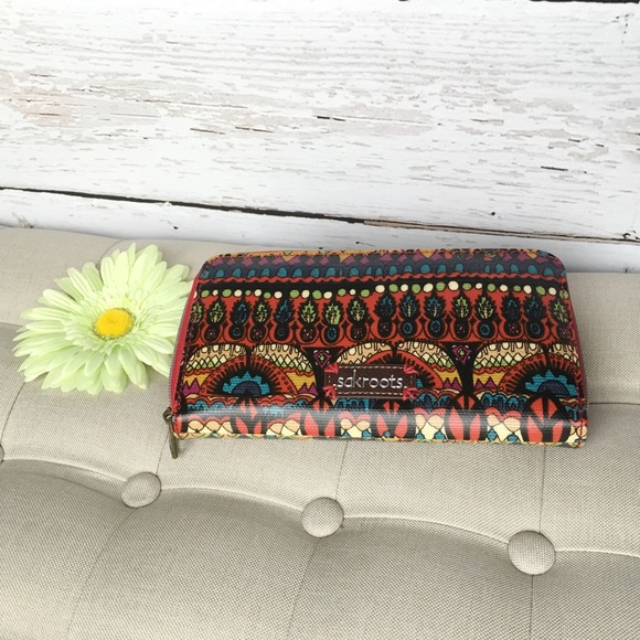 Sakroots • One World Elephant Wallet - Picture 2 of 4