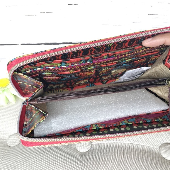 Sakroots • One World Elephant Wallet - Picture 3 of 4