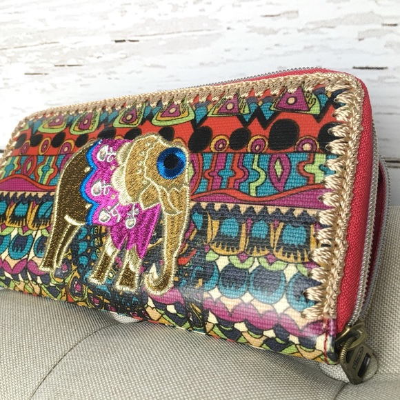 Sakroots • One World Elephant Wallet - Picture 4 of 4