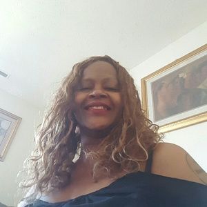 Meet your Posher, Yvette