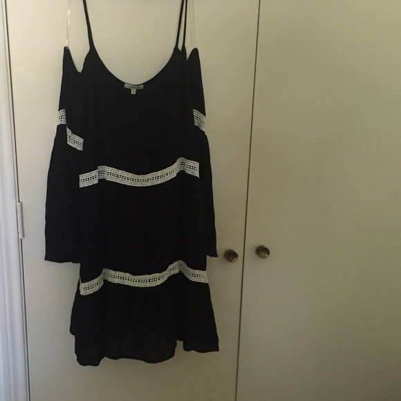 Black white cold shoulder dress