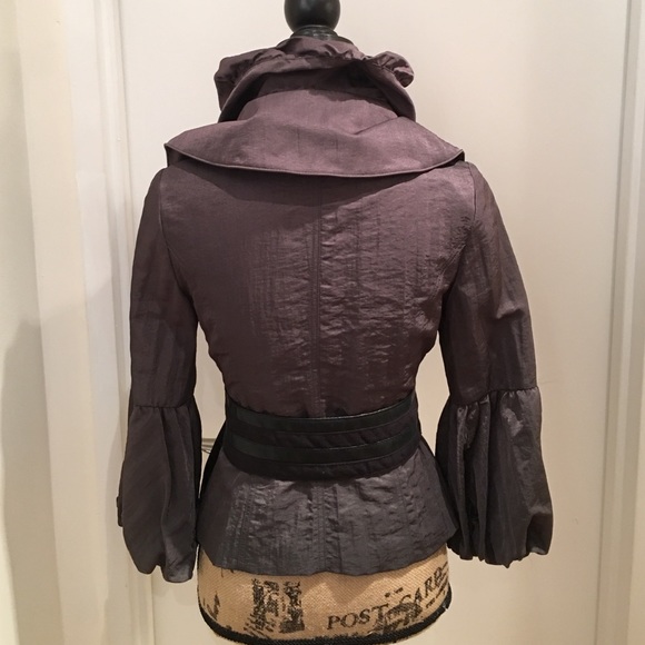 🚫SOLD🚫 Runway Ruffle Jacket - Size S - Picture 4 of 4
