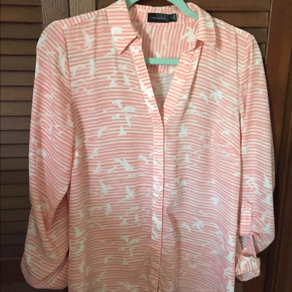 Cute Limited blouse.