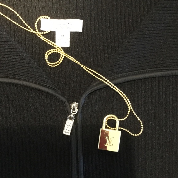 Beautiful Spring Sweater - Picture 3 of 4