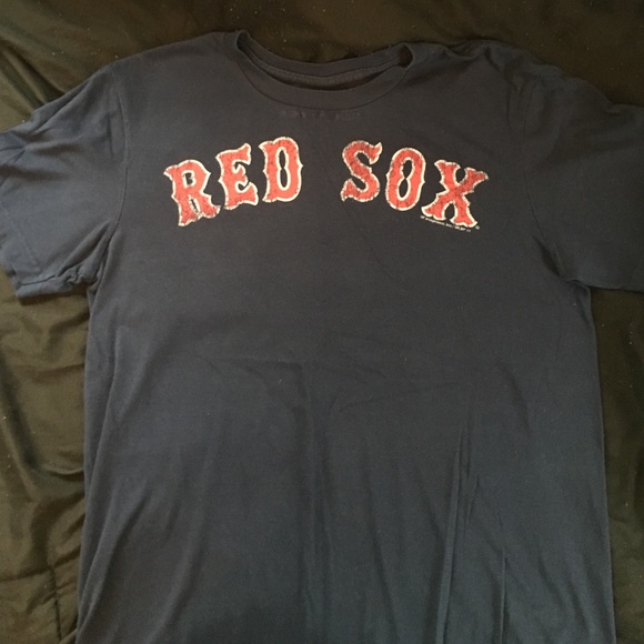 Navy blue Red Sox tshirt