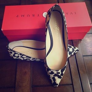 Ivanka Trump leopard print flats