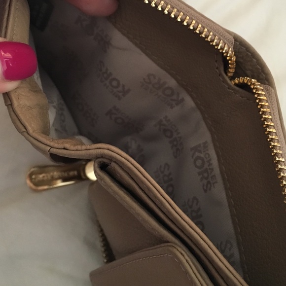Michael Kors Wallet - Picture 3 of 3