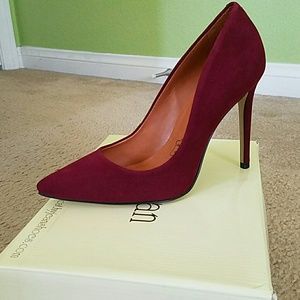Burgundy pair of Cathy Jean heels