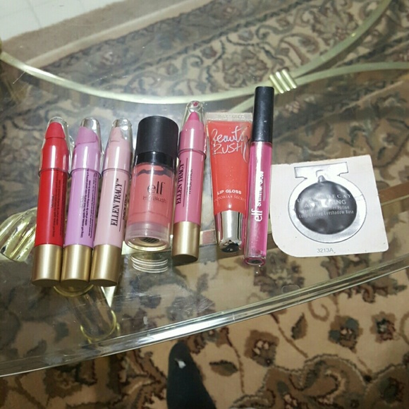 Sold! Makeup bundle - Picture 2 of 4