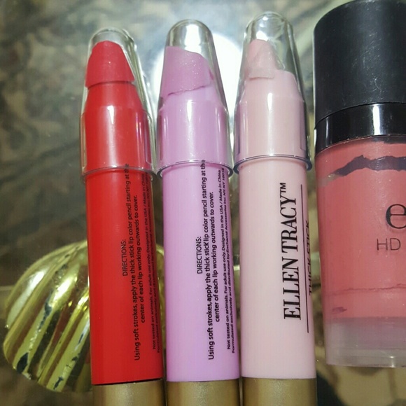 Sold! Makeup bundle - Picture 3 of 4