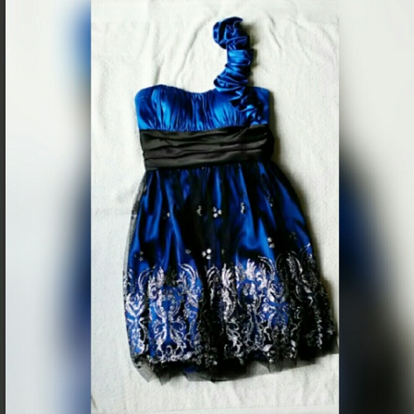 Group USA Short Hoco/Prom Dress